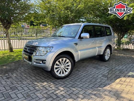 MITSUBISHI PAJERO FULL 3.8 HPE 4X4 V6 24V GASOLINA 4P AUTOMÁTICO MITSUBISHI PAJERO FULL 3.8 HPE 4X4 V6 24V GASOLINA 4P AUTOMÁTICO